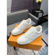 Louis Vuitton Low Shoes